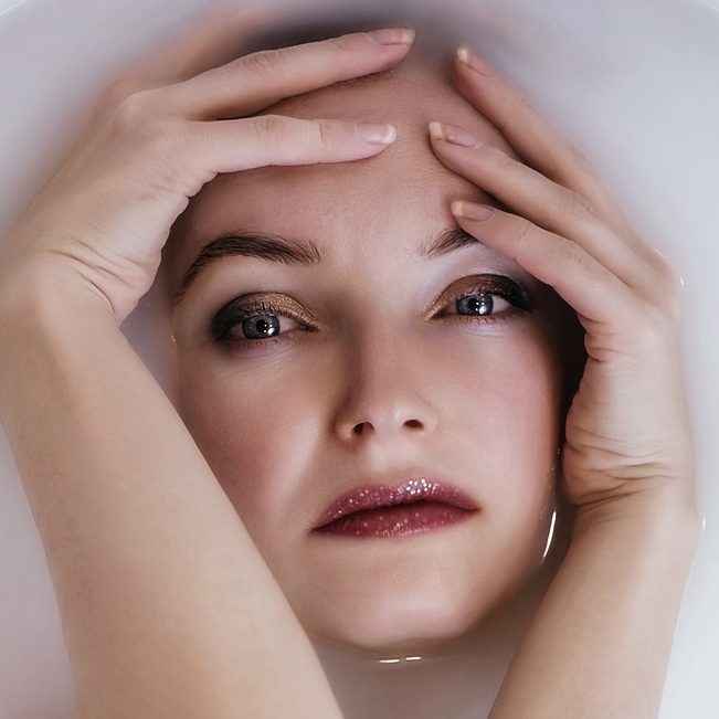 bath, milk, young woman-2863269.jpg