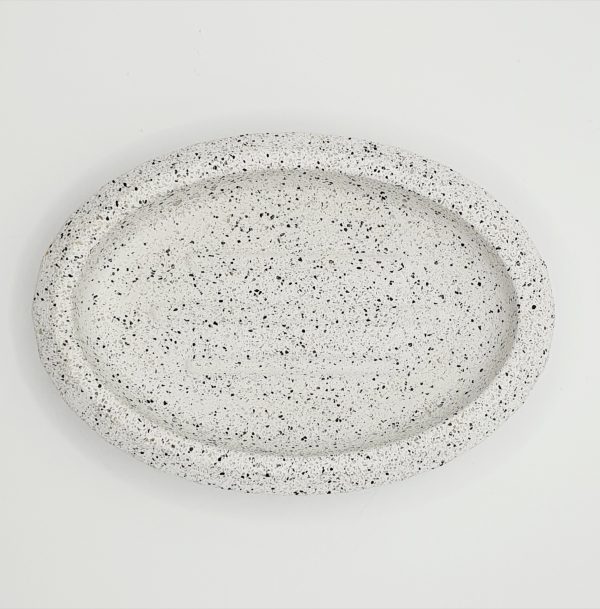 Oval Soap Dish with Central Ridges